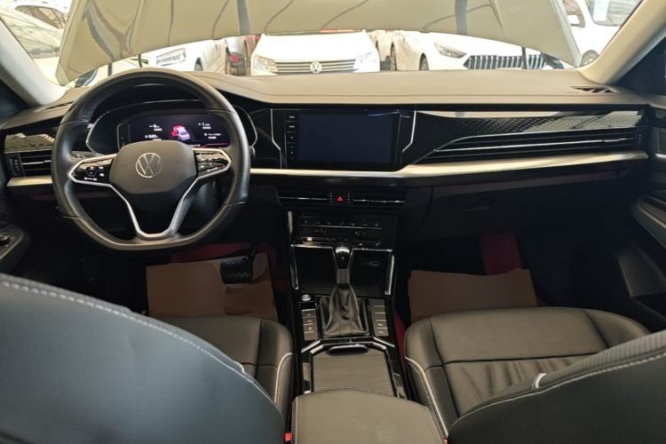 Used Volkswagen Passat 2022 330TSI Starry Luxury Edition Center Console