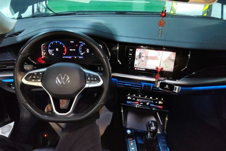 Used Volkswagen Passat 2022 330TSI Elite Edition Center Console