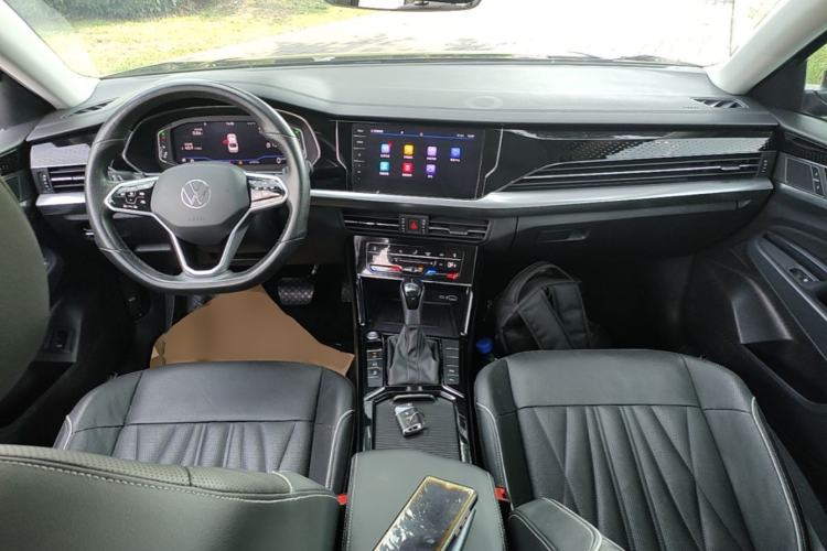 Used Volkswagen Passat 2022 330TSI Starry Luxury Edition Center Console