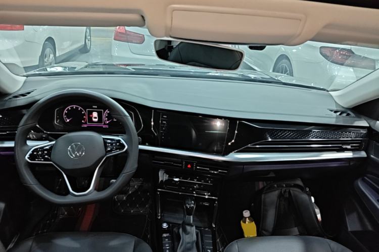 Used Volkswagen Passat 2022 330TSI Starry Luxury Edition Center Console