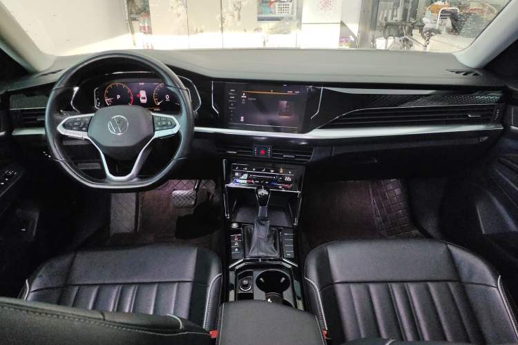 Used Volkswagen Passat 2022 330TSI Elite Edition Center Console