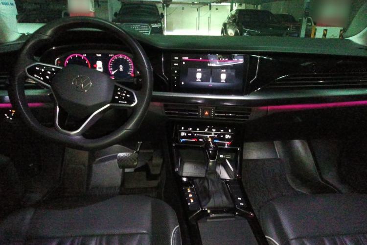 Used Volkswagen Passat 2022 330TSI Starry Luxury Edition Center Console