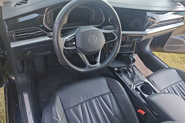 Used Volkswagen Passat 2022 330TSI Starry Luxury Edition Center Console