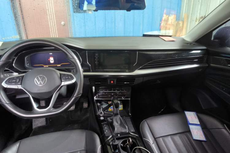 Used Volkswagen Passat 2022 330TSI Elite Edition Center Console