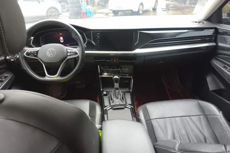 Used Volkswagen Passat 2022 330TSI Starry Luxury Edition Center Console