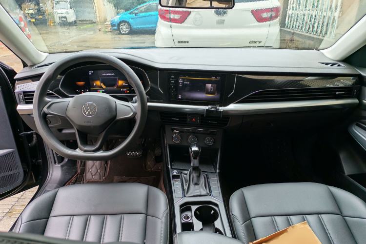 Used Volkswagen Passat 2022 280TSI Business Edition Center Console