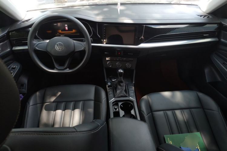 Used Volkswagen Passat 2022 280TSI Business Edition Center Console