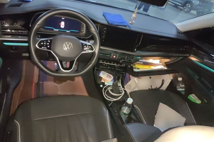 Used Volkswagen Passat 2022 330TSI Starry Luxury Edition Center Console