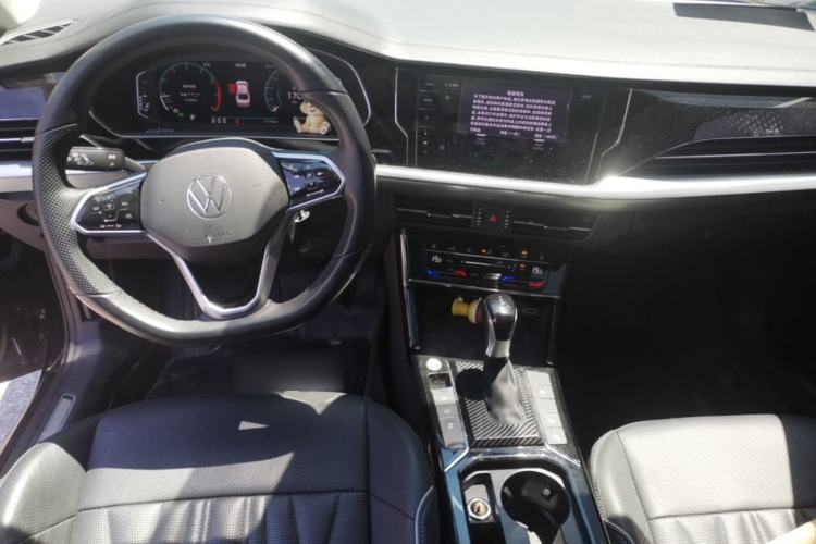 Used Volkswagen Passat 2022 330TSI Starry Luxury Edition Center Console