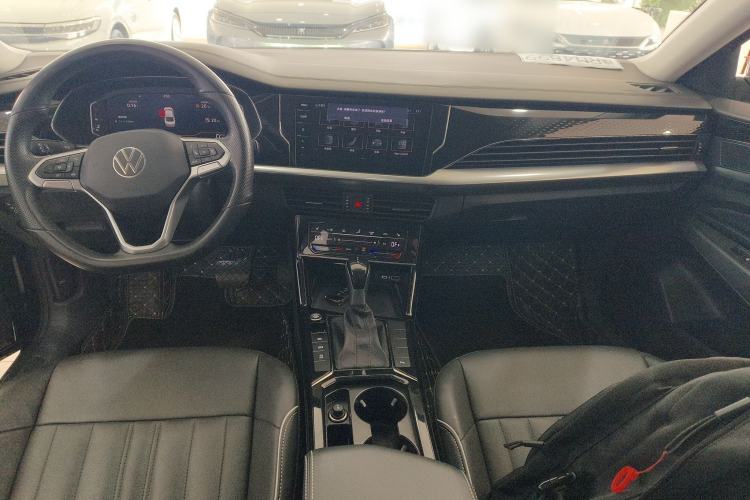 Used Volkswagen Passat 2022 330TSI Starry Elite Edition Center Console