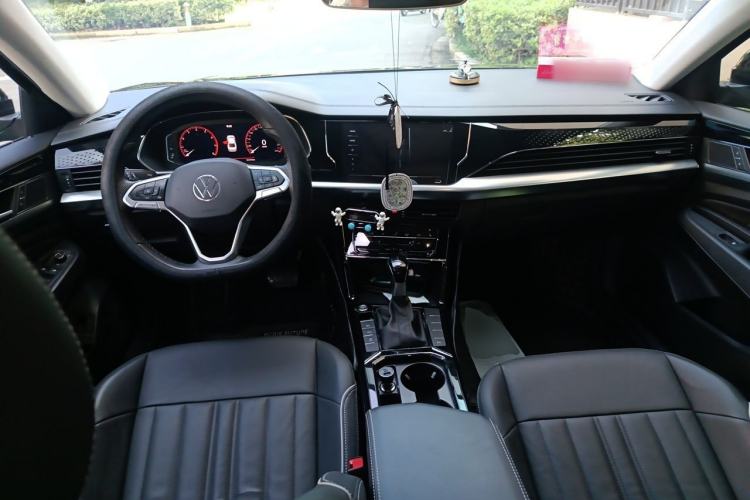Used Volkswagen Passat 2022 330TSI Elite Edition Center Console