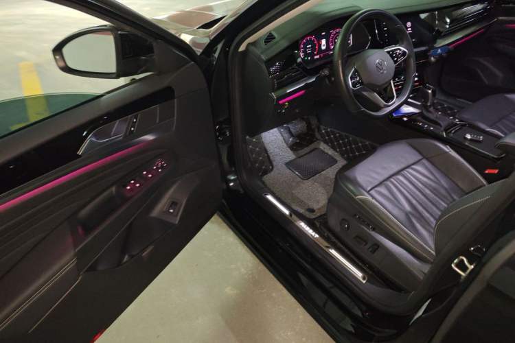 Used Volkswagen Passat 2022 330TSI Starry Luxury Edition Driver Seat