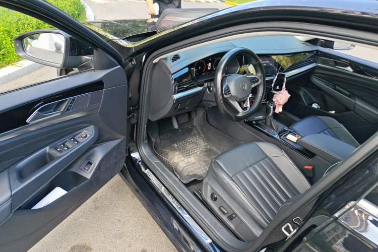 Used Volkswagen Passat 2022 330TSI Starry Elite Edition Driver Seat