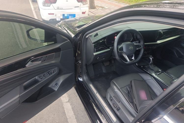 Used Volkswagen Passat 2022 330TSI Starry Luxury Edition Driver Seat