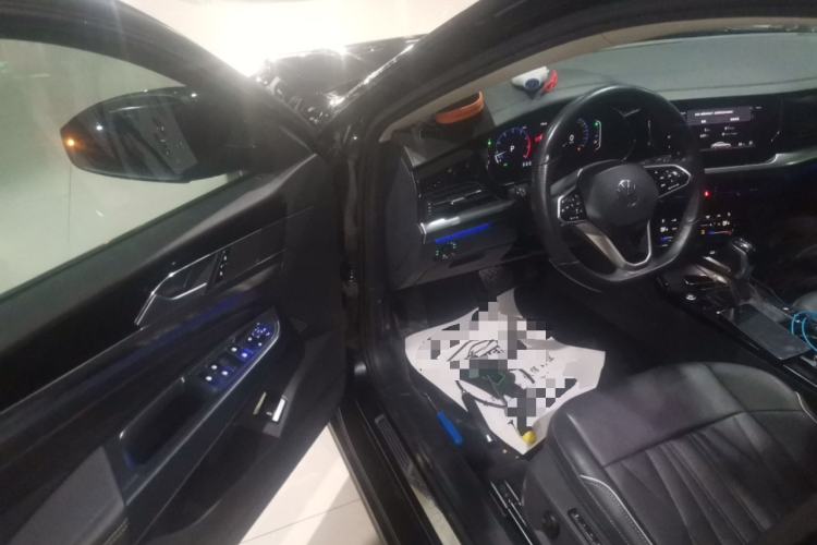 Used Volkswagen Passat 2022 330TSI Starry Luxury Edition – Exclusive Special Edition Driver Seat