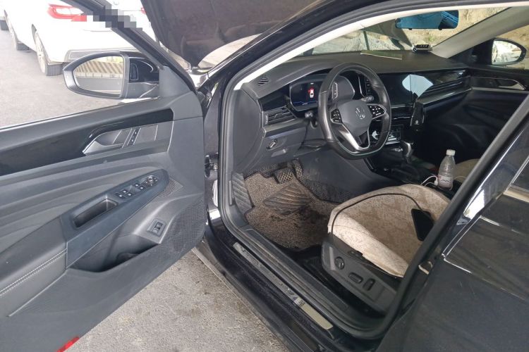 Used Volkswagen Passat 2022 330TSI Luxury Edition Driver Seat