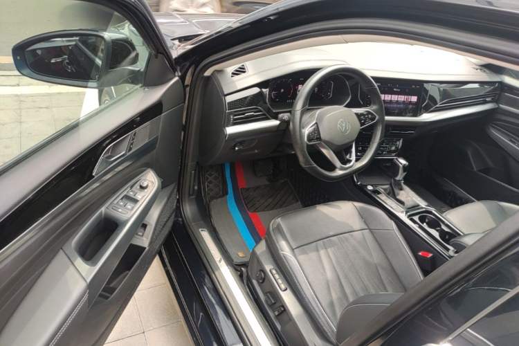 Used Volkswagen Passat 2022 330TSI Luxury Edition Driver Seat