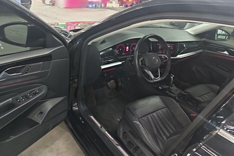 Used Volkswagen Passat 2022 330TSI Luxury Edition Driver Seat