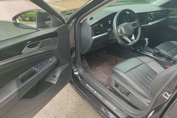 Used Volkswagen Passat 2022 330TSI Elite Edition Custom Version Driver Seat