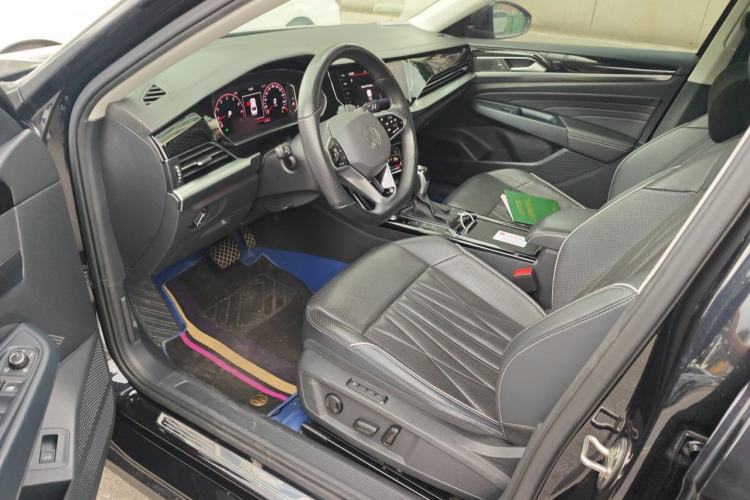 Used Volkswagen Passat 2022 330TSI Luxury Edition Driver Seat