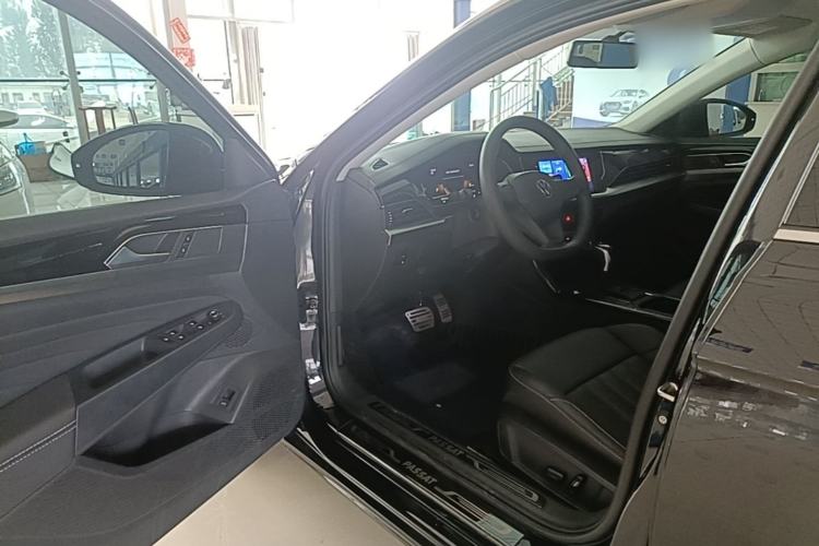 Used Volkswagen Passat 2022 280TSI Business Edition Driver Seat