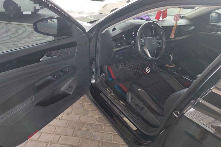 Used Volkswagen Passat 2022 330TSI Luxury Edition Driver Seat
