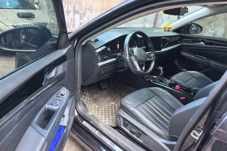 Used Volkswagen Passat 2022 330TSI Elite Edition Driver Seat