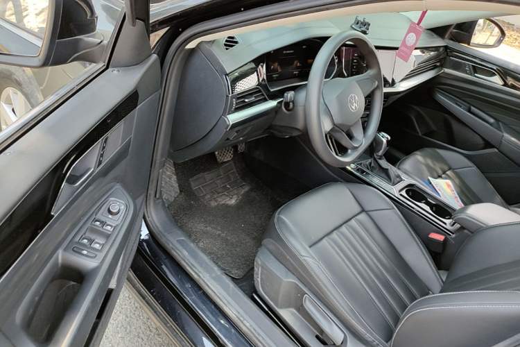 Used Volkswagen Passat 2022 280TSI Business Edition Driver Seat