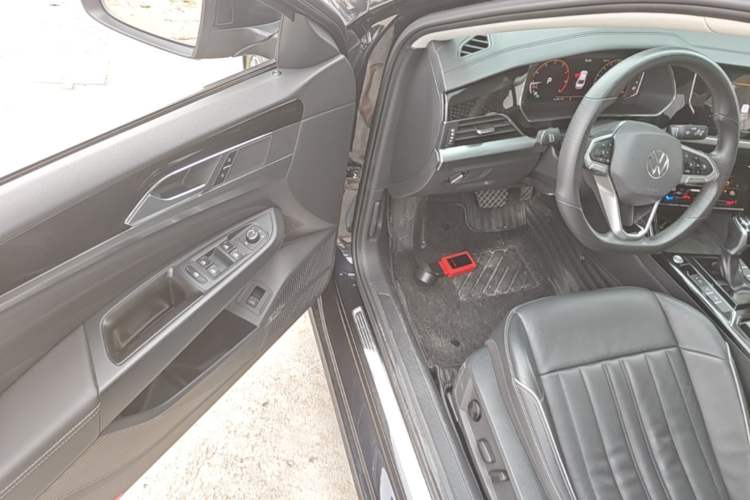 Used Volkswagen Passat 2022 330TSI Starry Elite Edition Driver Seat