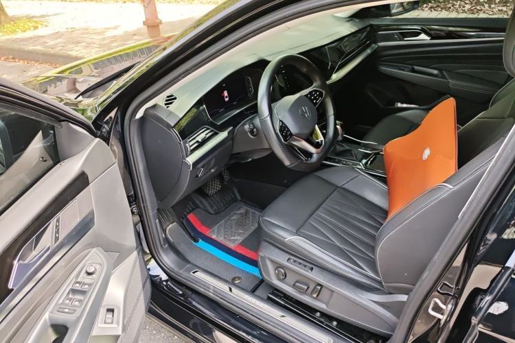 Used Volkswagen Passat 2022 330TSI Starry Luxury Edition Driver Seat