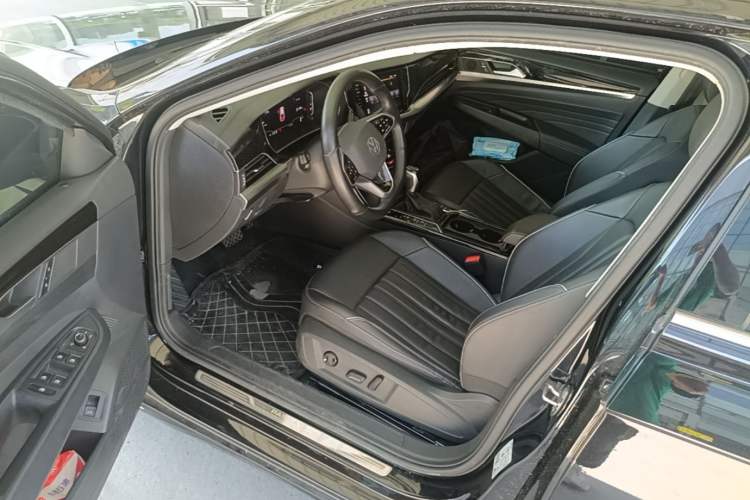 Used Volkswagen Passat 2022 330TSI Starry Elite Edition Driver Seat