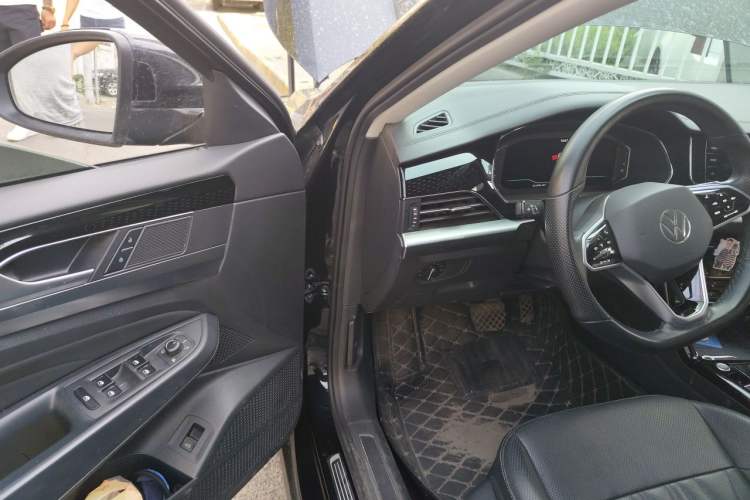 Used Volkswagen Passat 2022 330TSI Luxury Edition Driver Seat