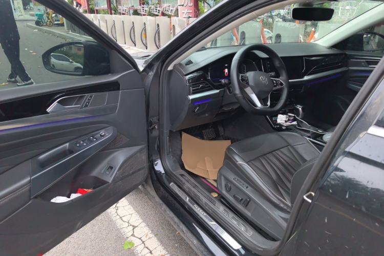 Used Volkswagen Passat 2022 330TSI Starry Luxury Edition Driver Seat