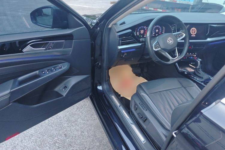 Used Volkswagen Passat 2022 330TSI Luxury Edition Driver Seat