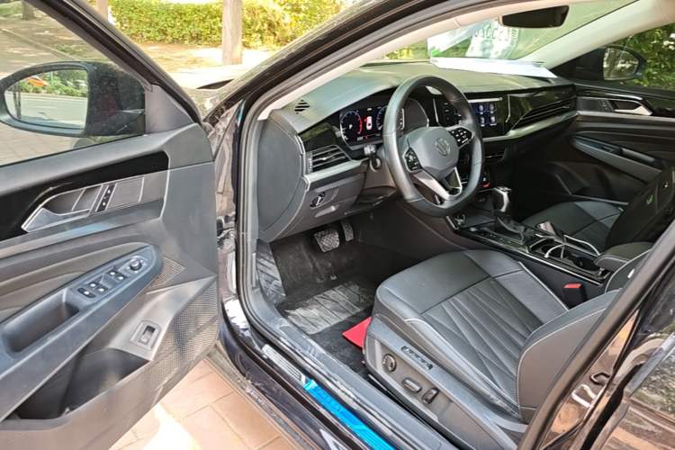 Used Volkswagen Passat 2022 330TSI Starry Luxury Edition Driver Seat