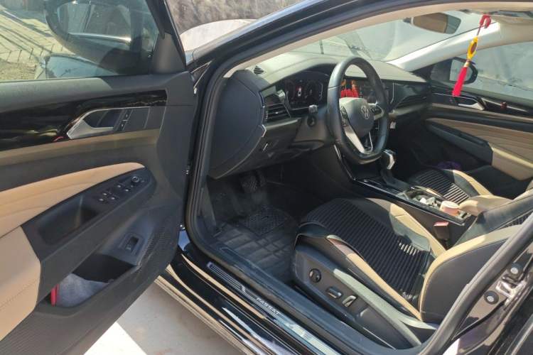 Used Volkswagen Passat 2022 330TSI Elite Edition Driver Seat