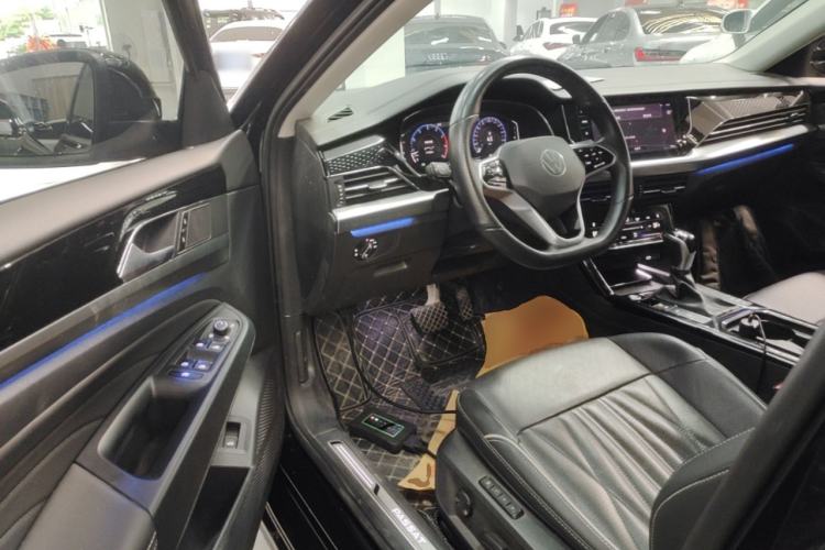 Used Volkswagen Passat 2022 330TSI Luxury Edition Driver Seat