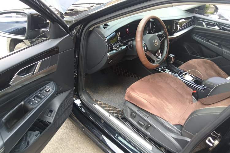 Used Volkswagen Passat 2022 380TSI Luxury Edition Driver Seat