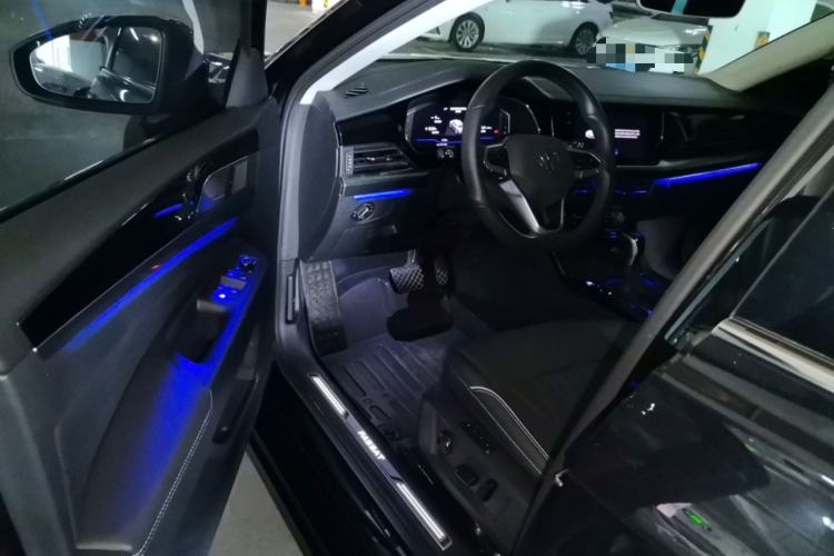 Used Volkswagen Passat 2022 330TSI Luxury Edition Driver Seat