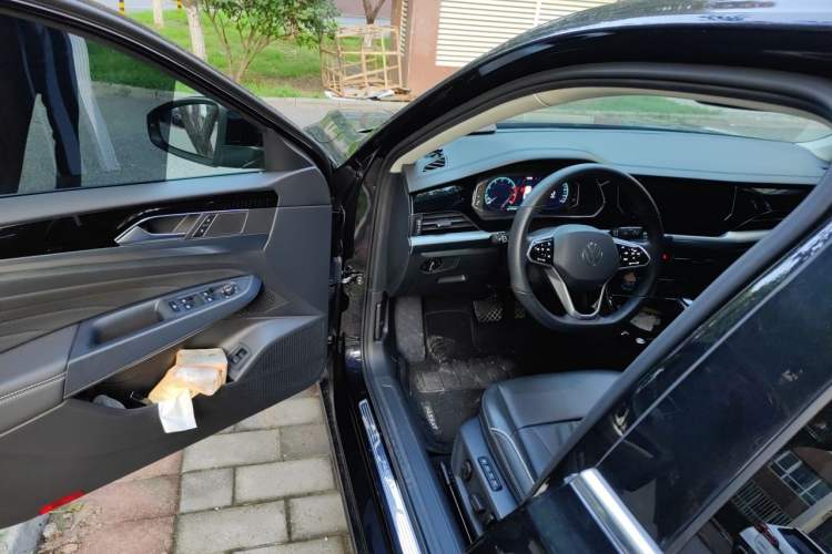 Used Volkswagen Passat 2022 330TSI Starry Luxury Edition Driver Seat