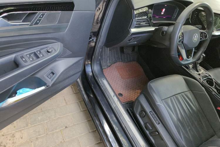 Used Volkswagen Passat 2022 330TSI Starry Luxury Edition Driver Seat