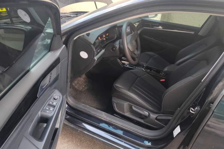 Used Volkswagen Passat 2022 280TSI Business Edition Driver Seat