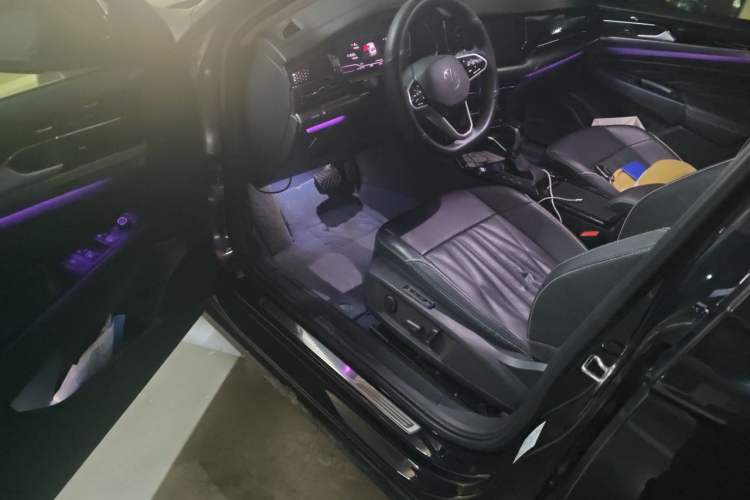 Used Volkswagen Passat 2022 330TSI Luxury Edition Driver Seat
