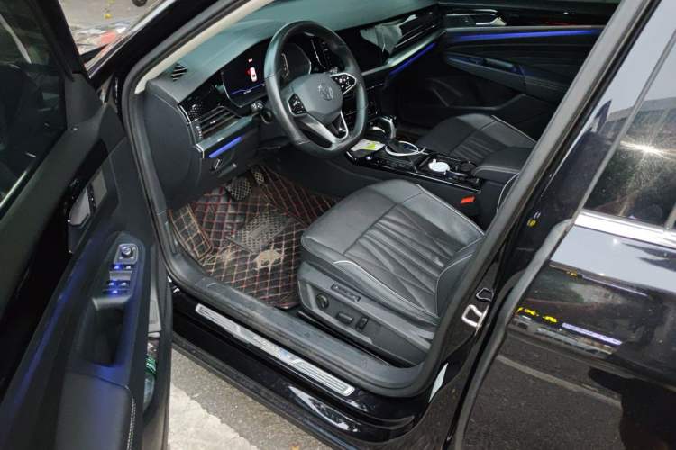 Used Volkswagen Passat 2022 330TSI Luxury Edition Driver Seat