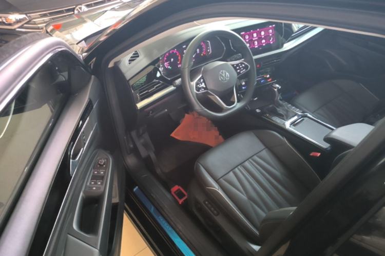 Used Volkswagen Passat 2022 380TSI Luxury Edition Driver Seat