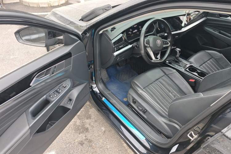 Used Volkswagen Passat 2022 330TSI Starry Elite Edition Driver Seat