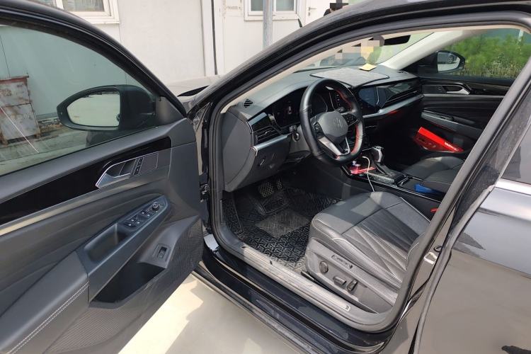 Used Volkswagen Passat 2022 330TSI Luxury Edition Driver Seat