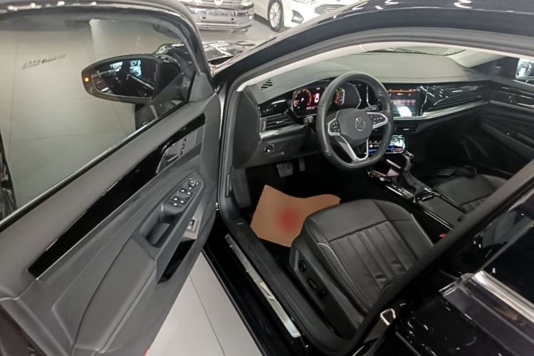 Used Volkswagen Passat 2022 330TSI Elite Edition Driver Seat