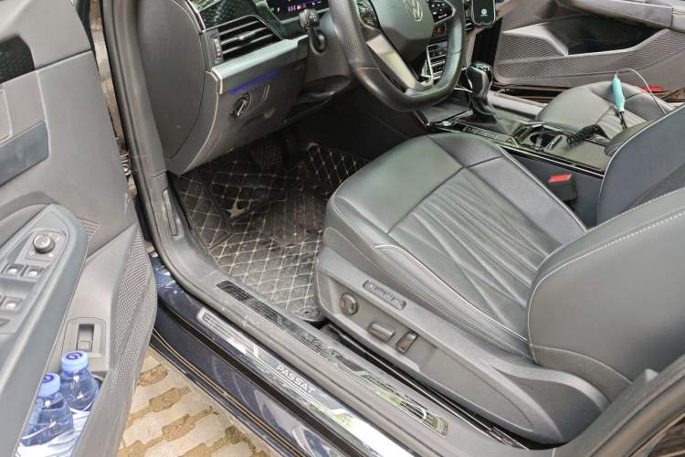 Used Volkswagen Passat 2022 330TSI Luxury Edition Driver Seat