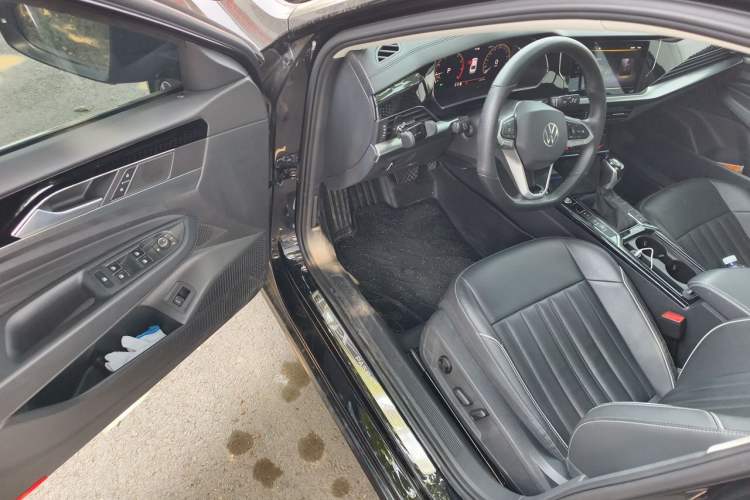 Used Volkswagen Passat 2022 330TSI Starry Elite Edition Driver Seat